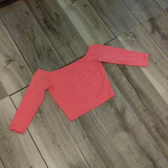 ❌SOLD❌Hollister Crop Tops - Picture 2 of 4